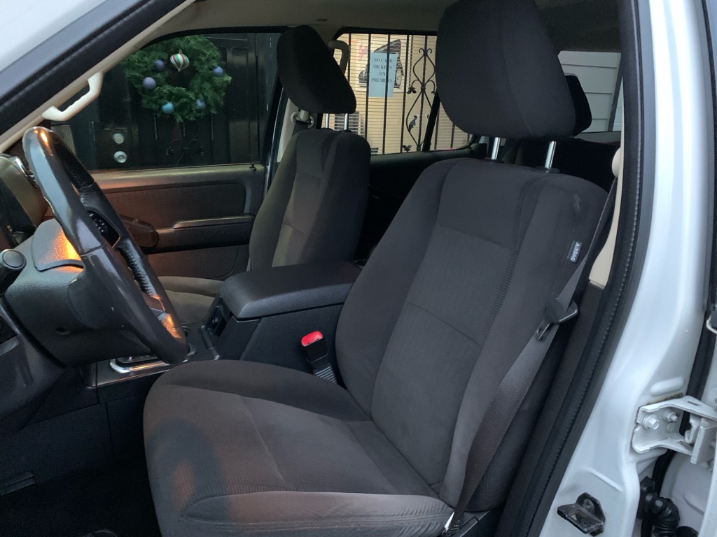 Photo 15 of this FORD EXPLORER