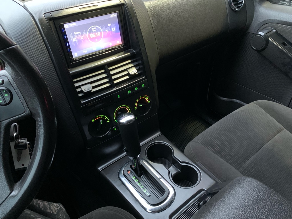Photo 28 of this FORD EXPLORER