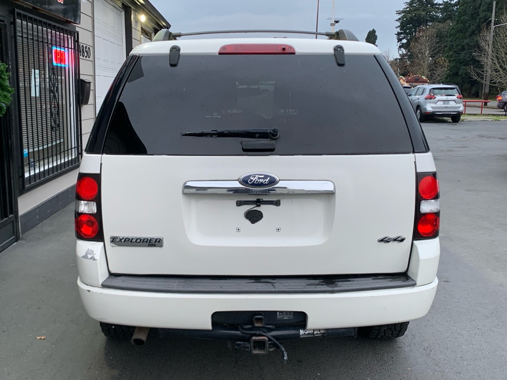 Photo 5 of this FORD EXPLORER