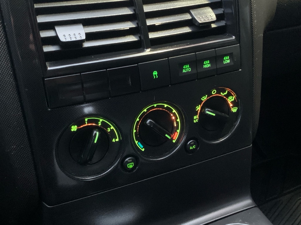 Photo 31 of this FORD EXPLORER