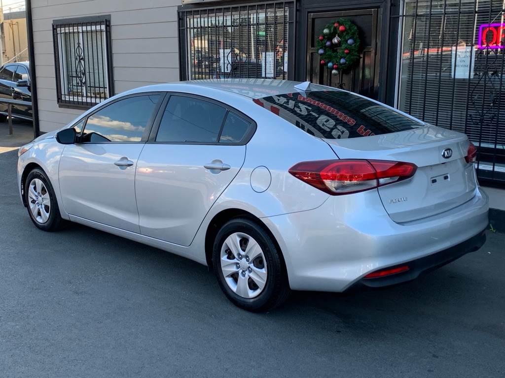 Photo 4 of this KIA FORTE
