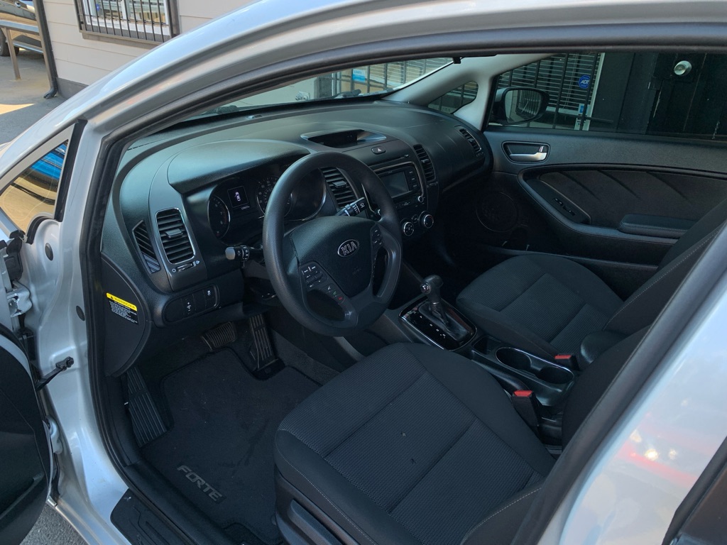 Photo 11 of this KIA FORTE