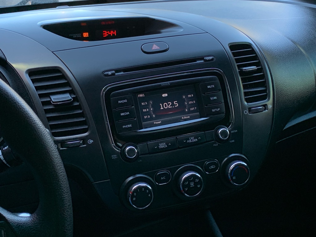 Photo 21 of this KIA FORTE