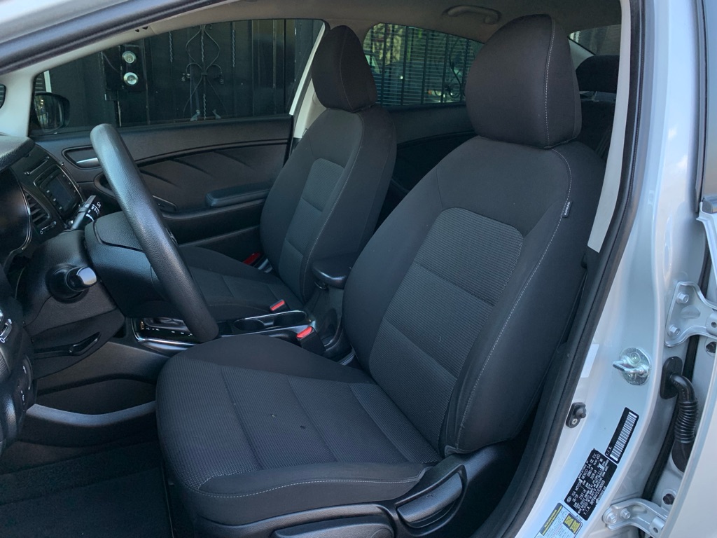 Photo 13 of this KIA FORTE