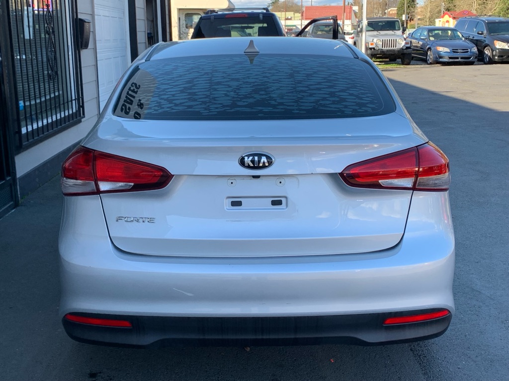 Photo 5 of this KIA FORTE