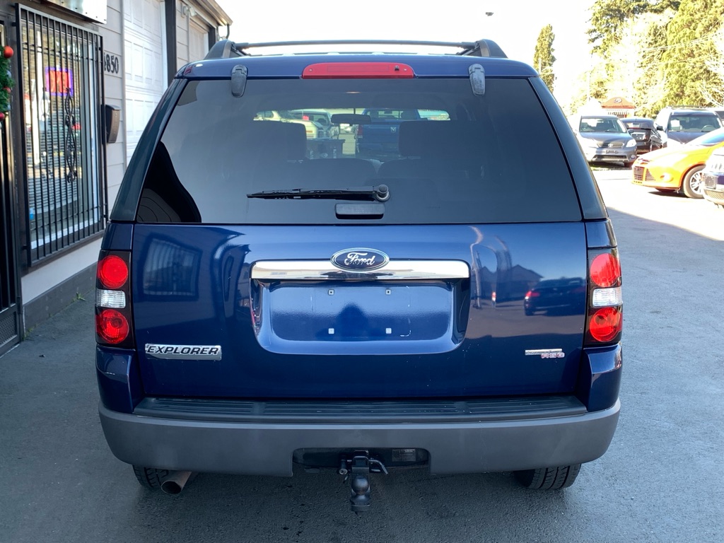 Photo 5 of this FORD EXPLORER