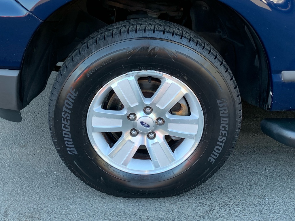 Photo 28 of this FORD EXPLORER