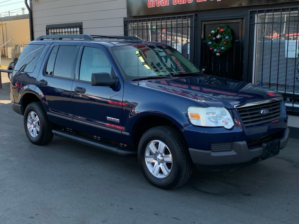 Photo 9 of this FORD EXPLORER