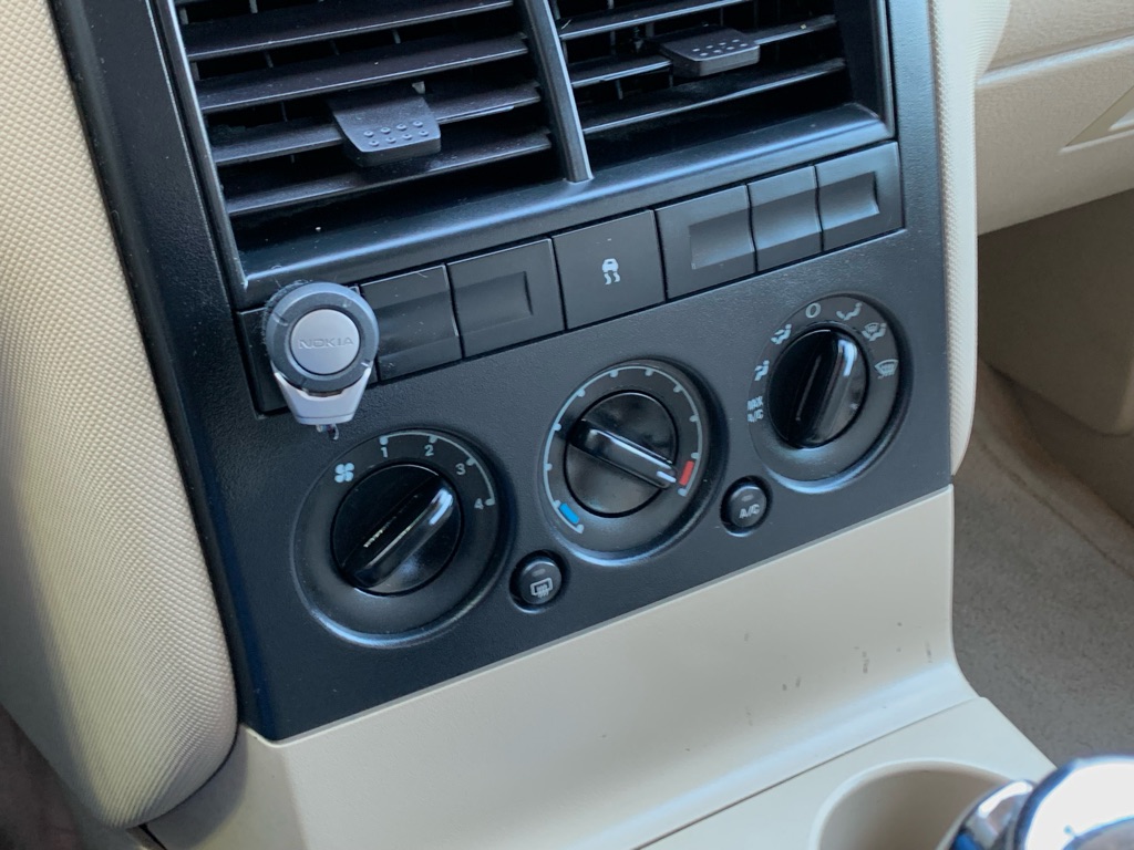 Photo 22 of this FORD EXPLORER