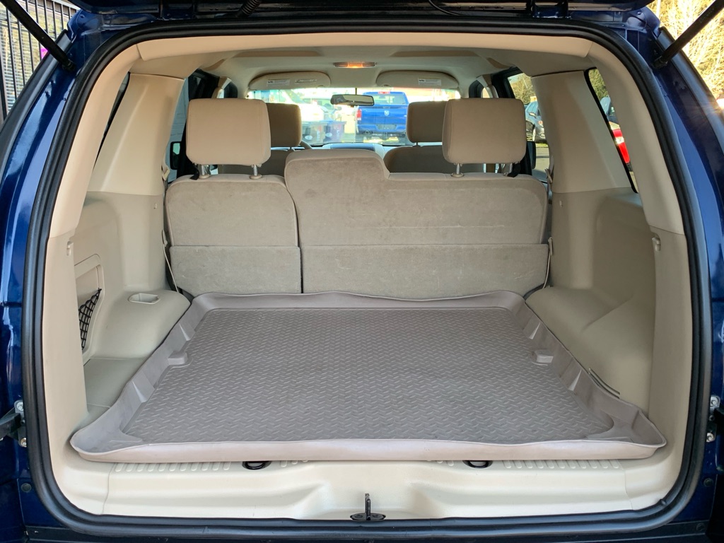 Photo 6 of this FORD EXPLORER