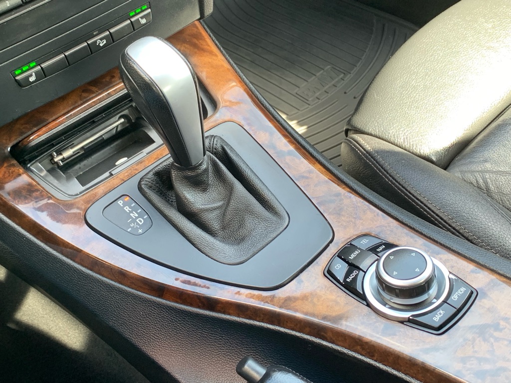 Photo 24 of this BMW 335