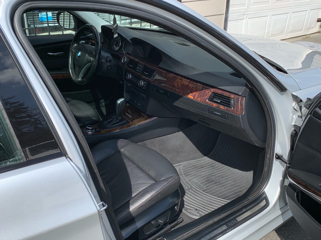 Photo 27 of this BMW 335