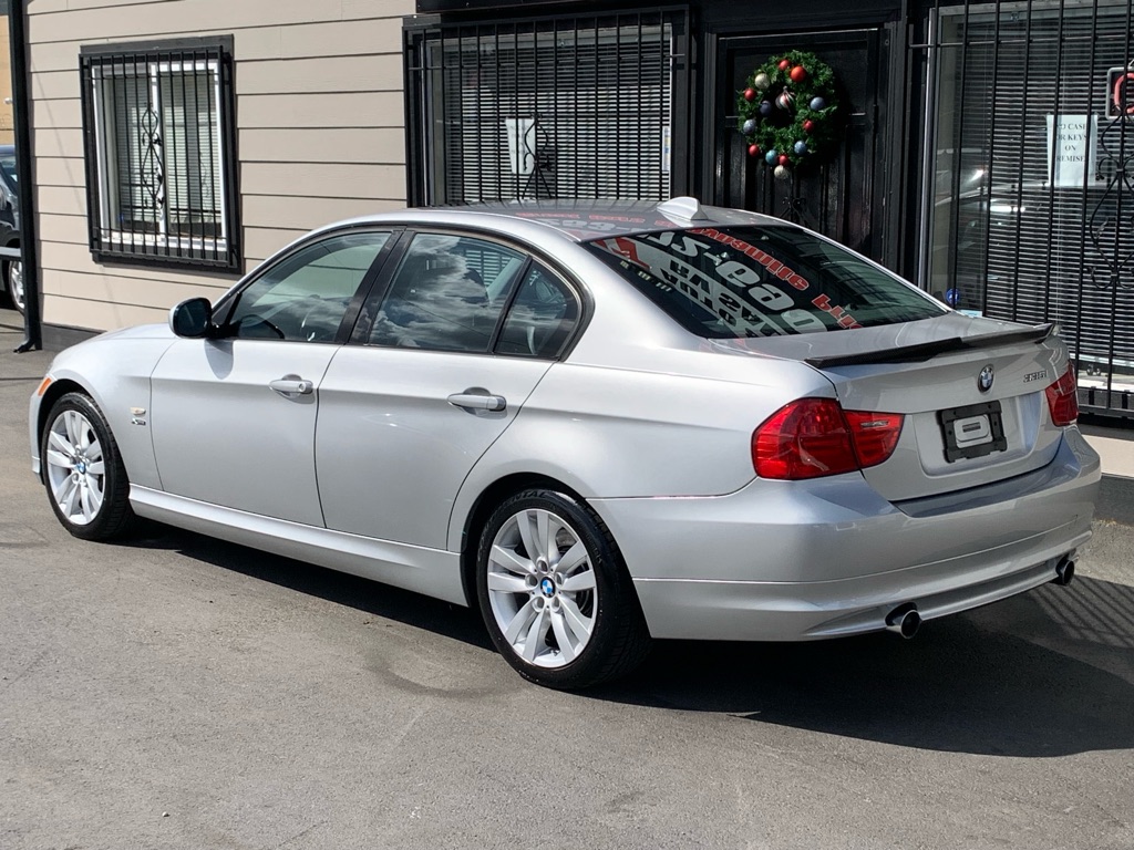 Photo 4 of this BMW 335