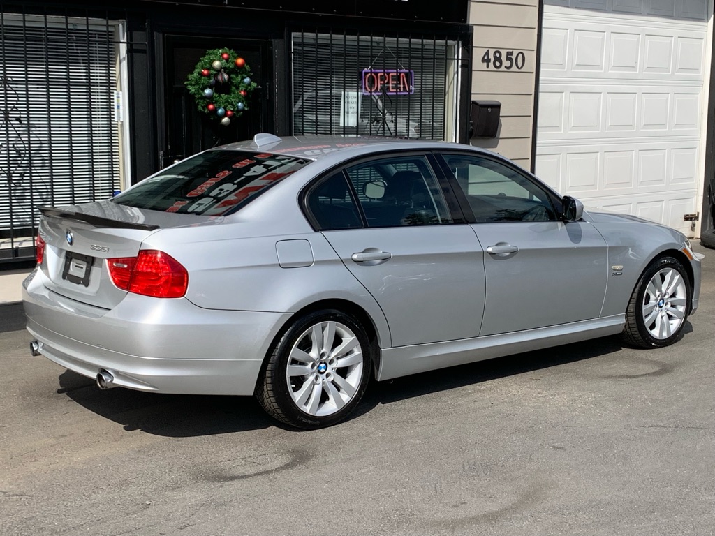 Photo 7 of this BMW 335