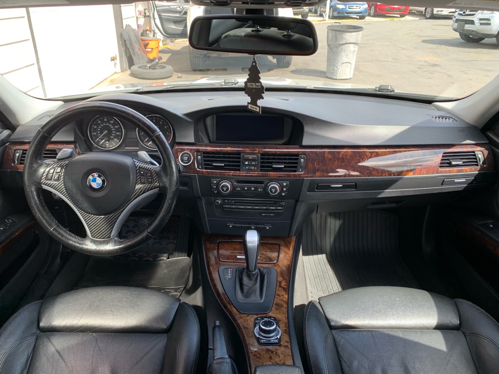 Photo 17 of this BMW 335