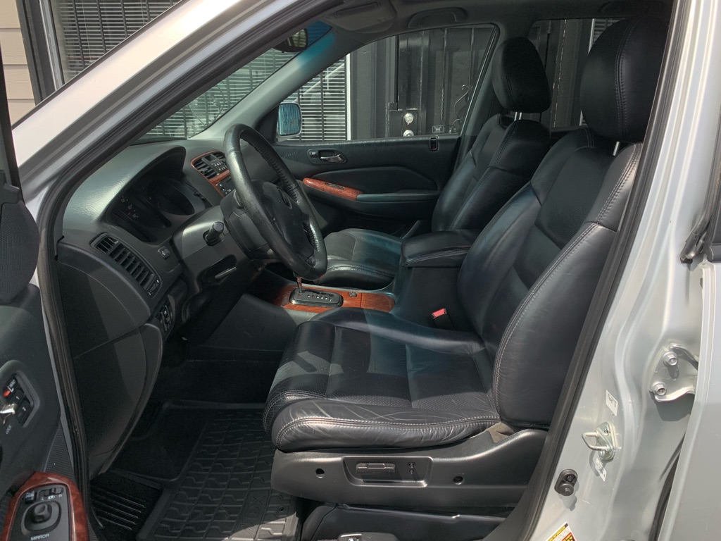 Photo 12 of this ACURA MDX