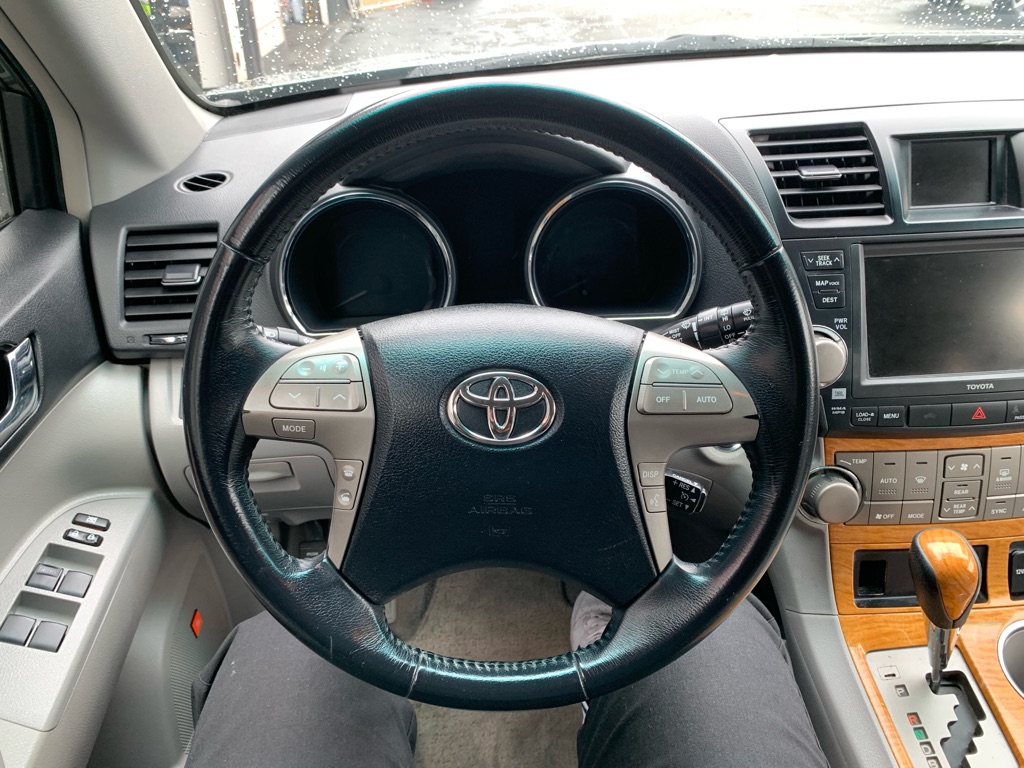 Photo 20 of this TOYOTA HIGHLANDER