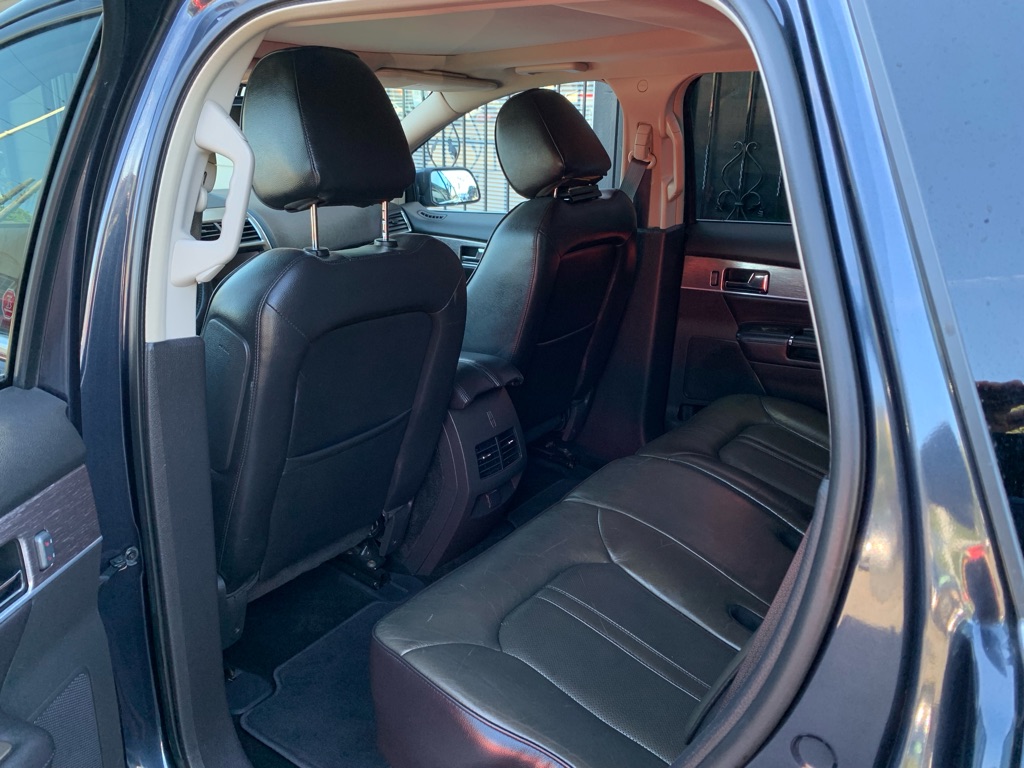 Photo 15 of this LINCOLN MKX