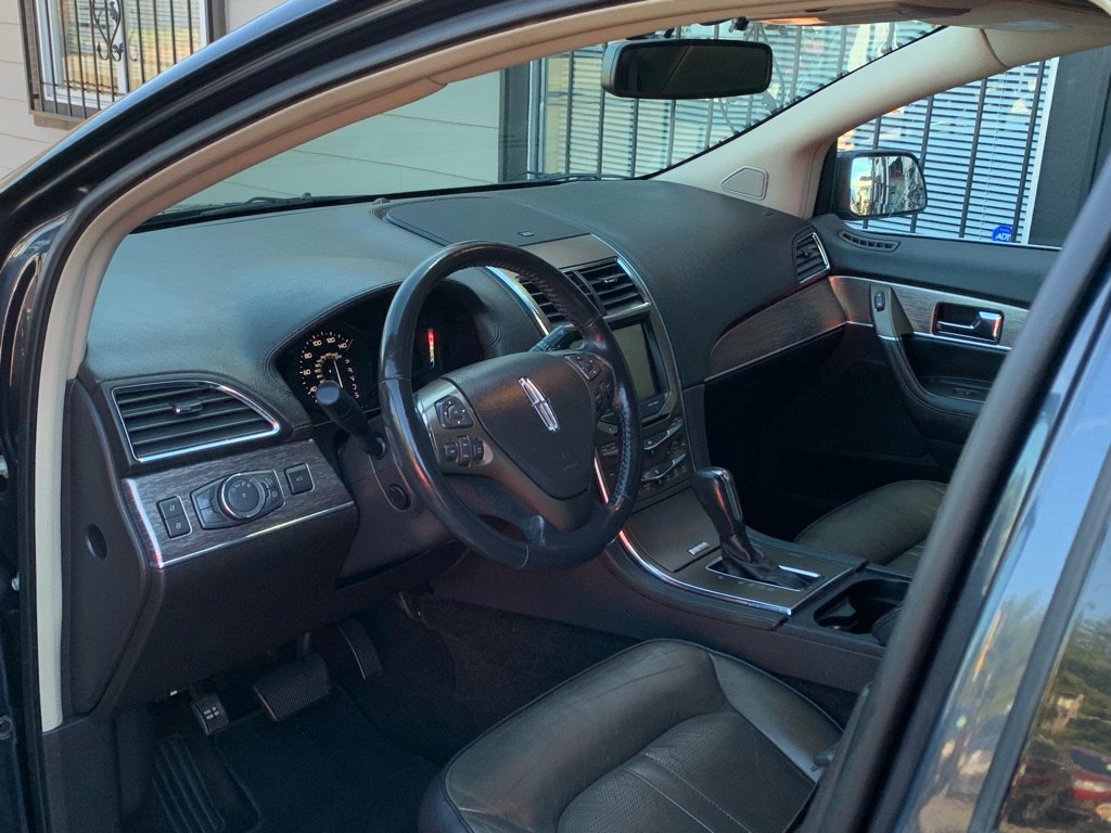 Photo 12 of this LINCOLN MKX