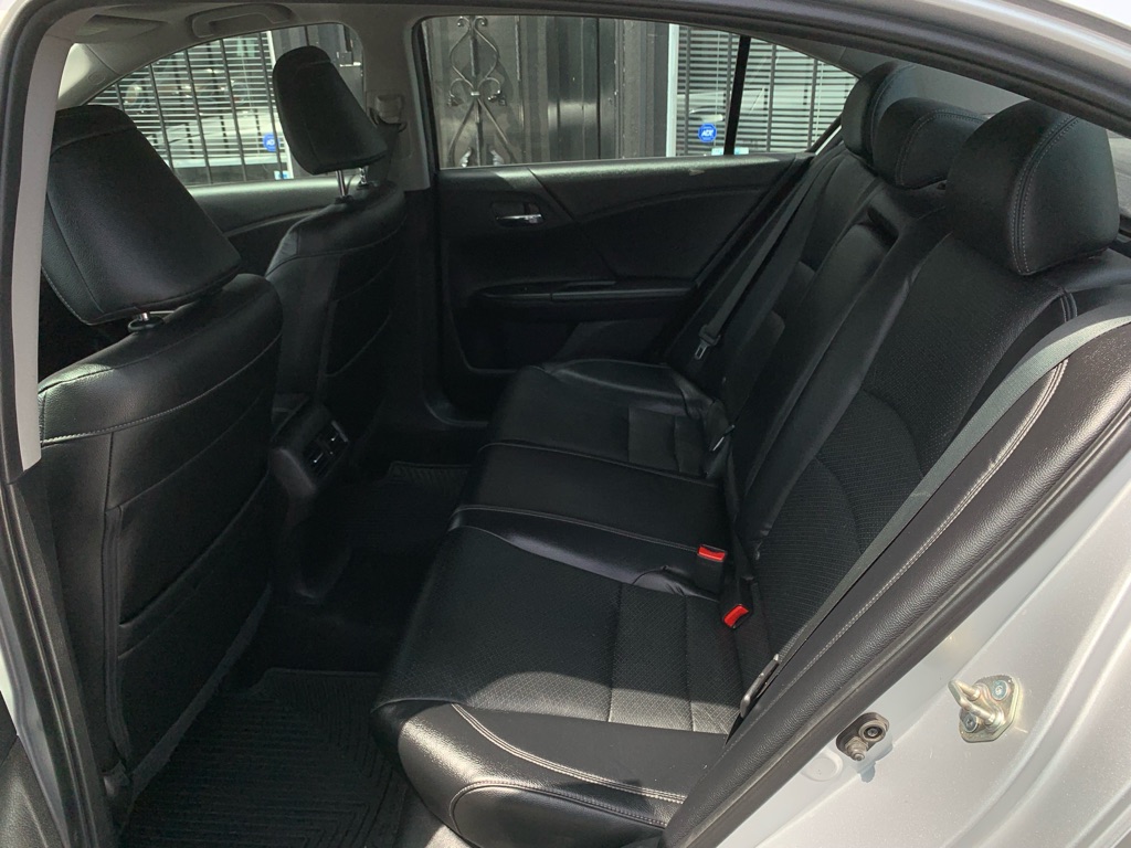 Photo 15 of this HONDA ACCORD