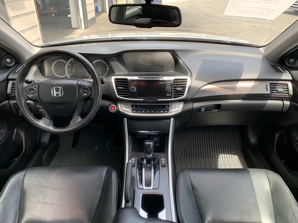 Photo 17 of this HONDA ACCORD