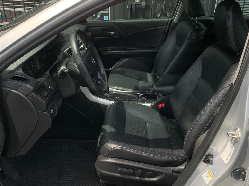Photo 12 of this HONDA ACCORD