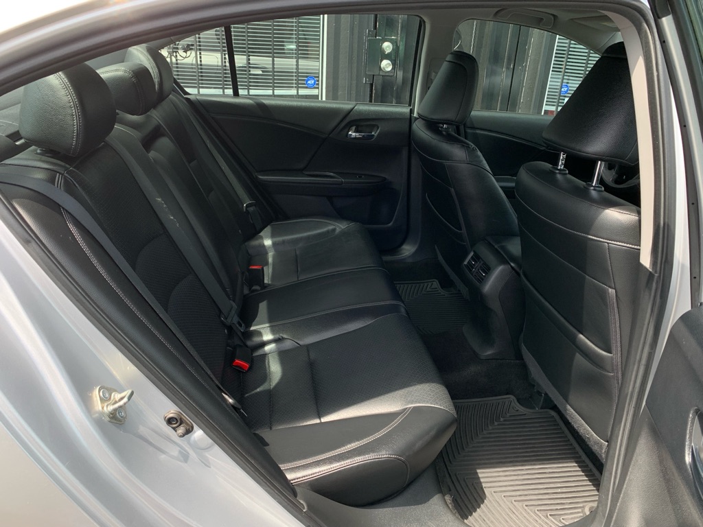 Photo 25 of this HONDA ACCORD