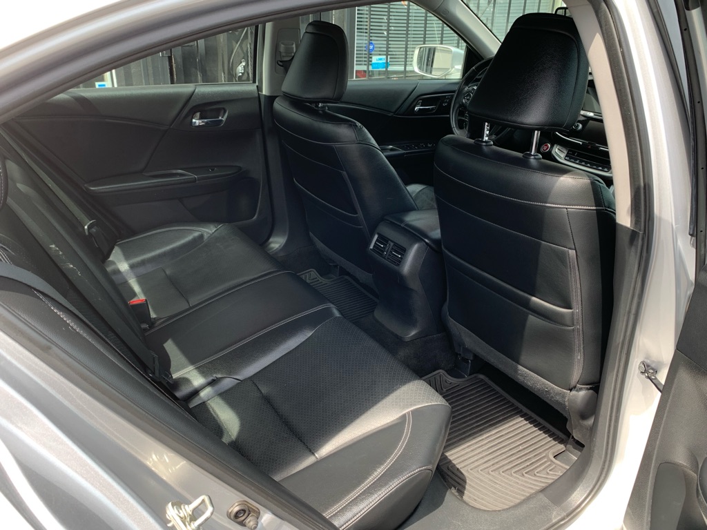 Photo 24 of this HONDA ACCORD