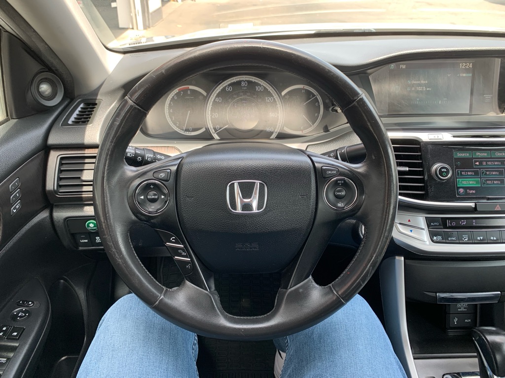 Photo 18 of this HONDA ACCORD