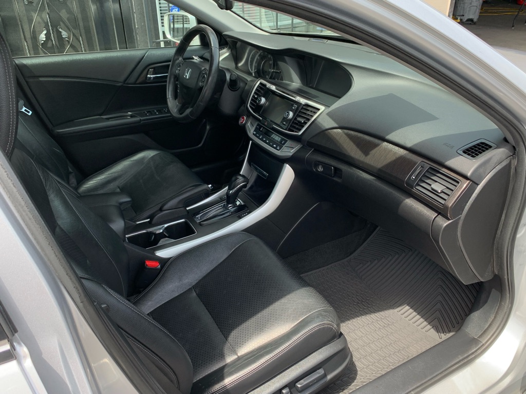 Photo 26 of this HONDA ACCORD