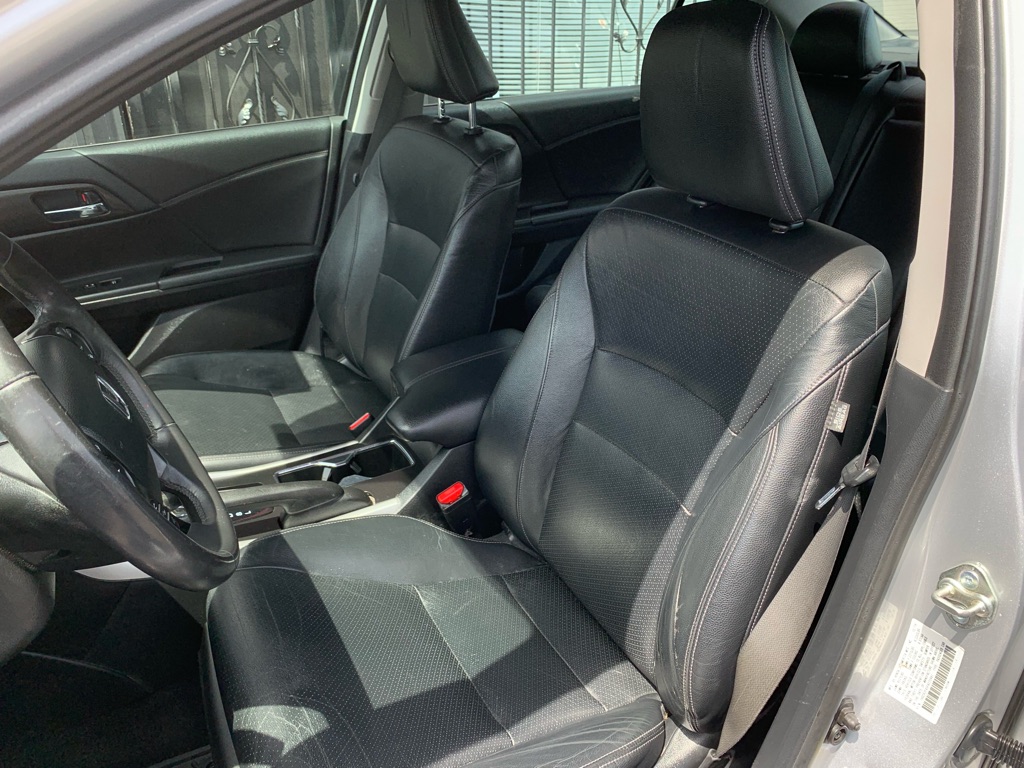 Photo 13 of this HONDA ACCORD