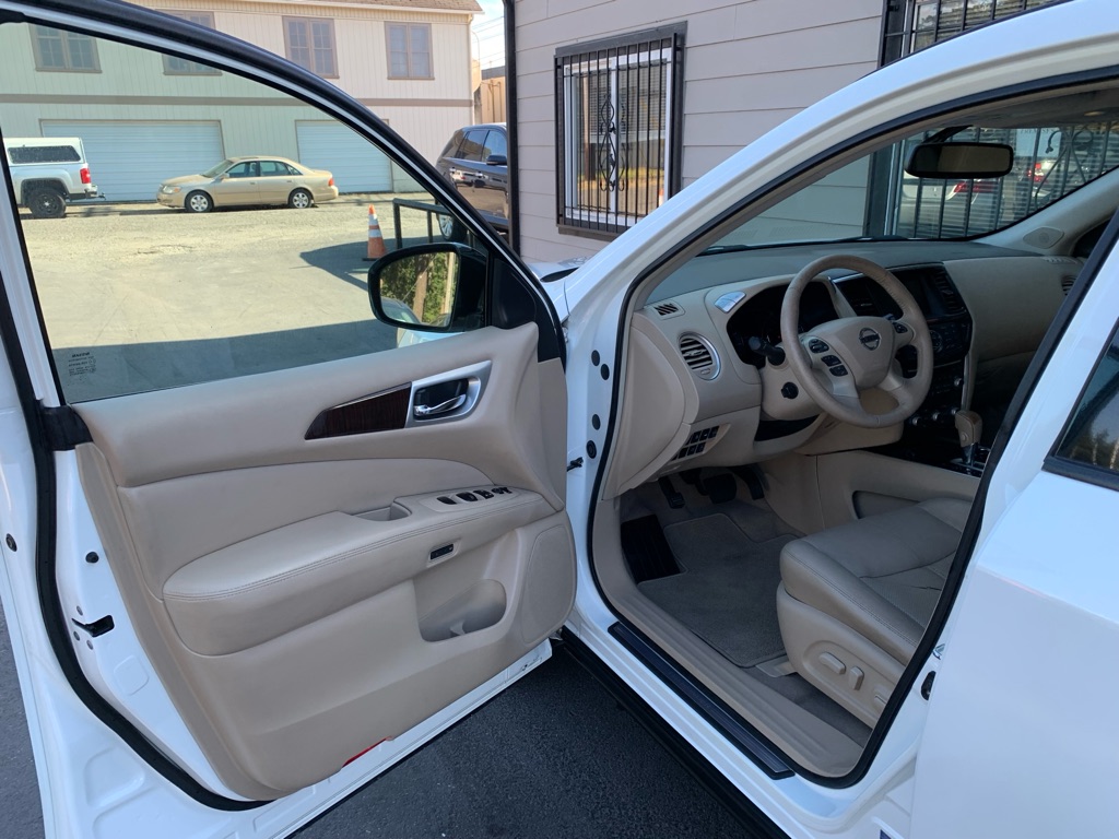 Photo 11 of this NISSAN PATHFINDER