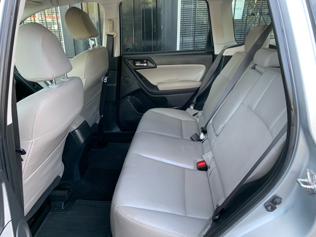 Photo 14 of this SUBARU FORESTER