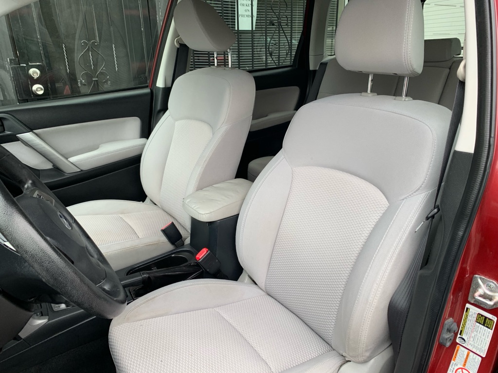 Photo 13 of this SUBARU FORESTER