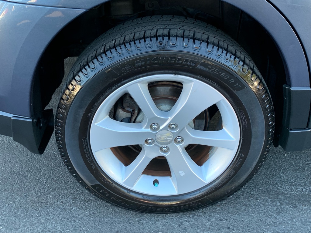 Photo 27 of this SUBARU OUTBACK