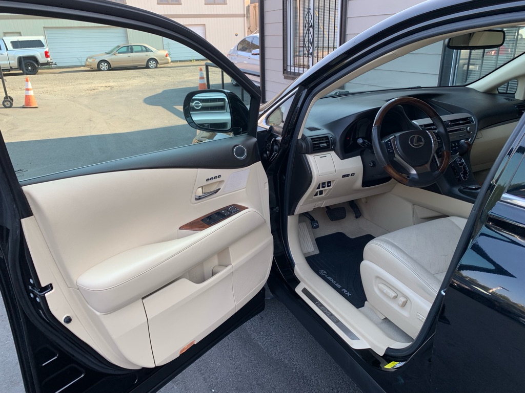 Photo 9 of this LEXUS RX