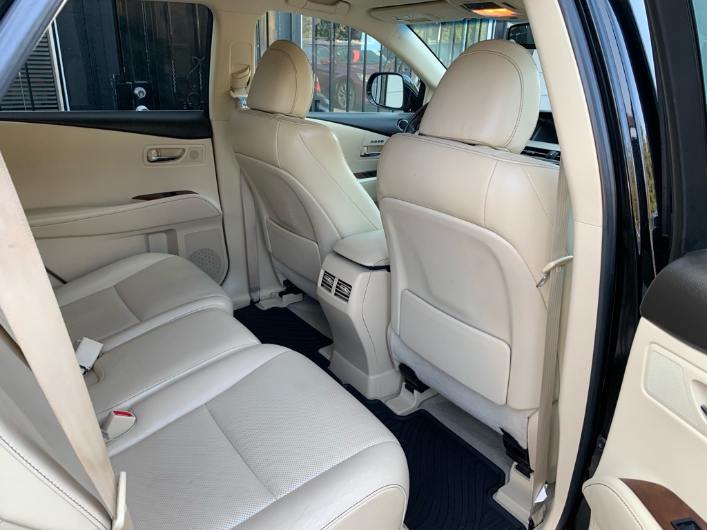 Photo 24 of this LEXUS RX