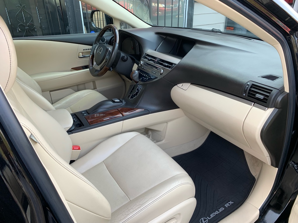 Photo 26 of this LEXUS RX