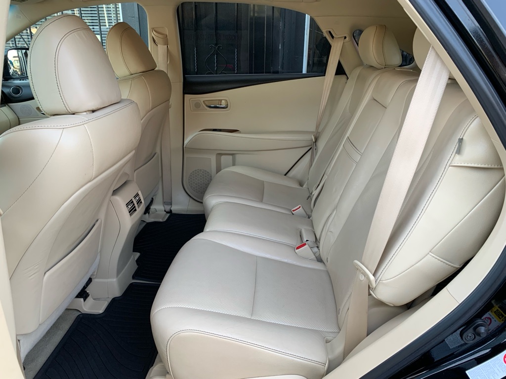 Photo 14 of this LEXUS RX