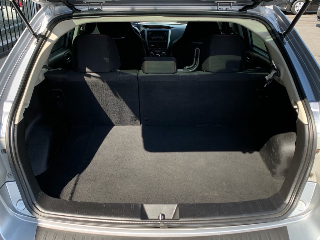 Photo 6 of this SUBARU IMPREZA