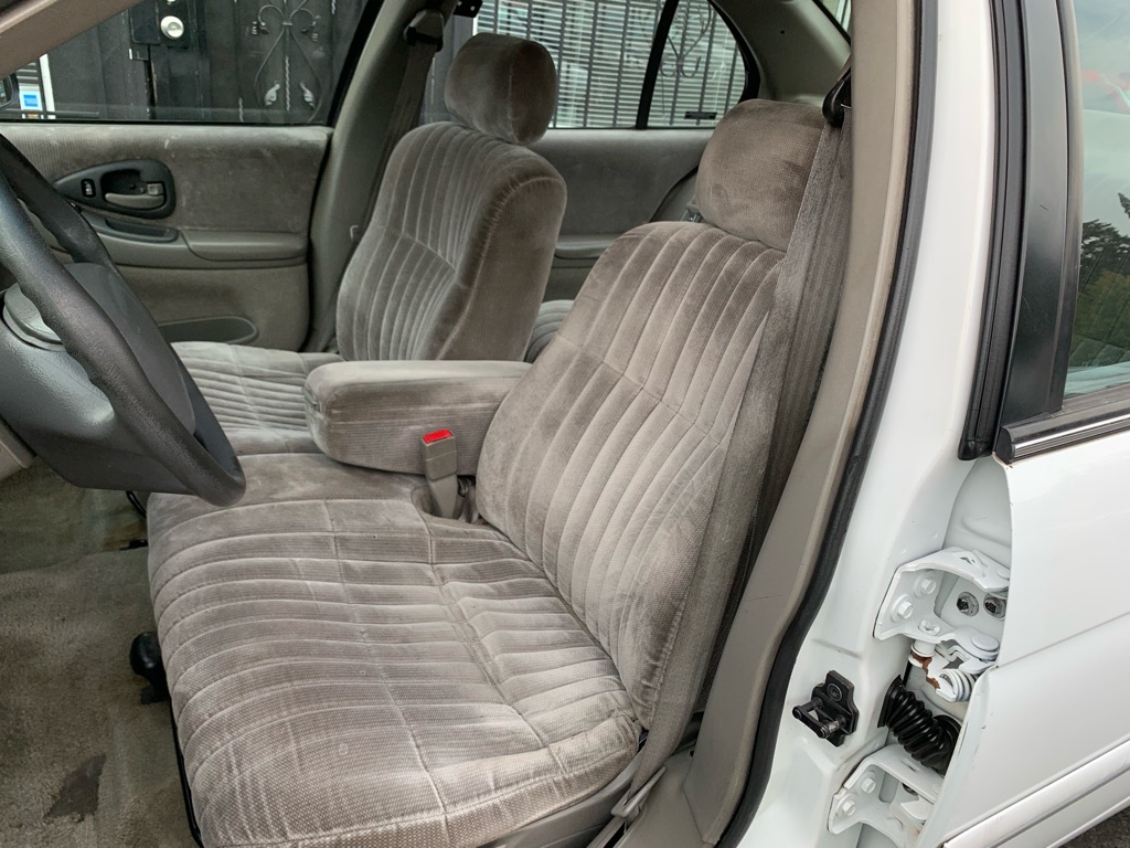 Photo 13 of this CHEVROLET LUMINA