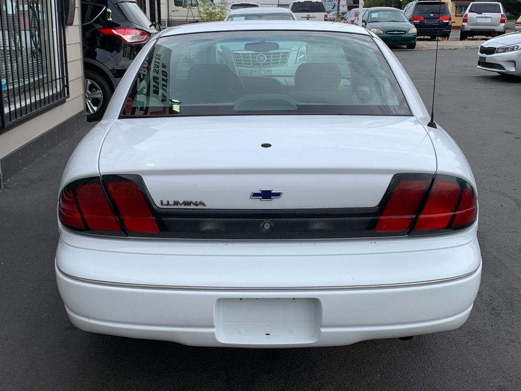 Photo 5 of this CHEVROLET LUMINA