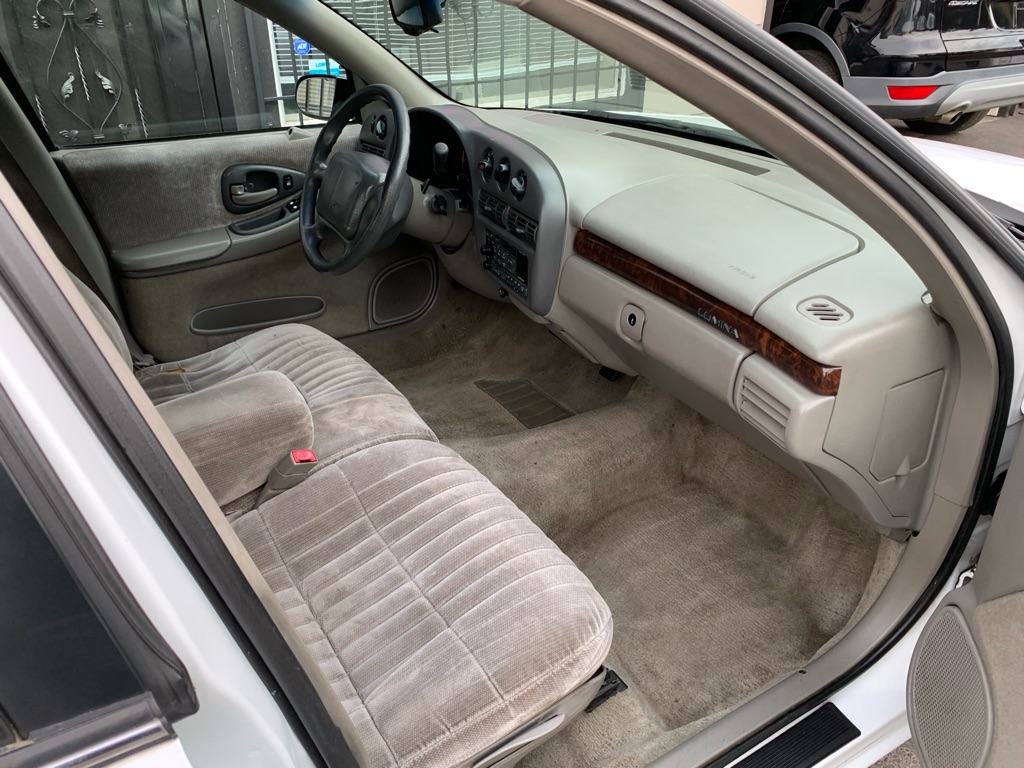Photo 18 of this CHEVROLET LUMINA