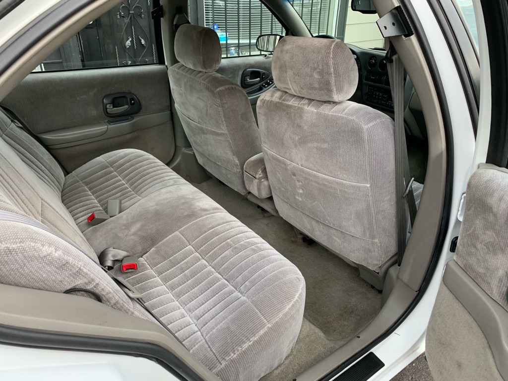 Photo 16 of this CHEVROLET LUMINA