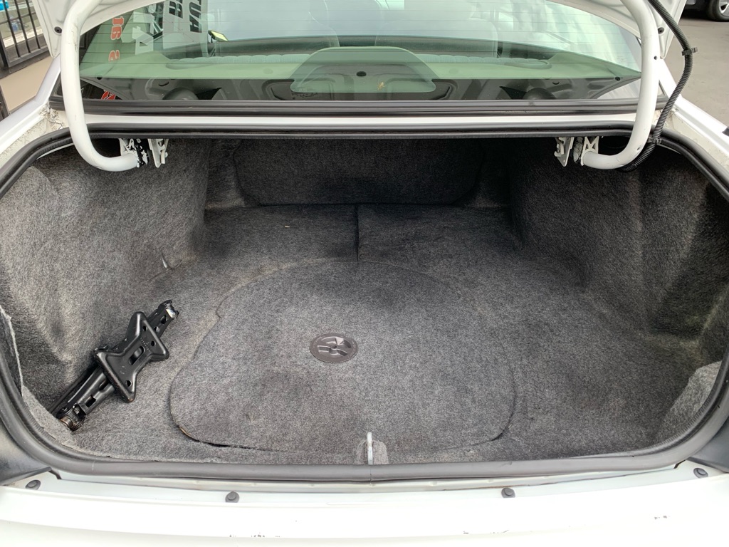 Photo 6 of this CHEVROLET LUMINA