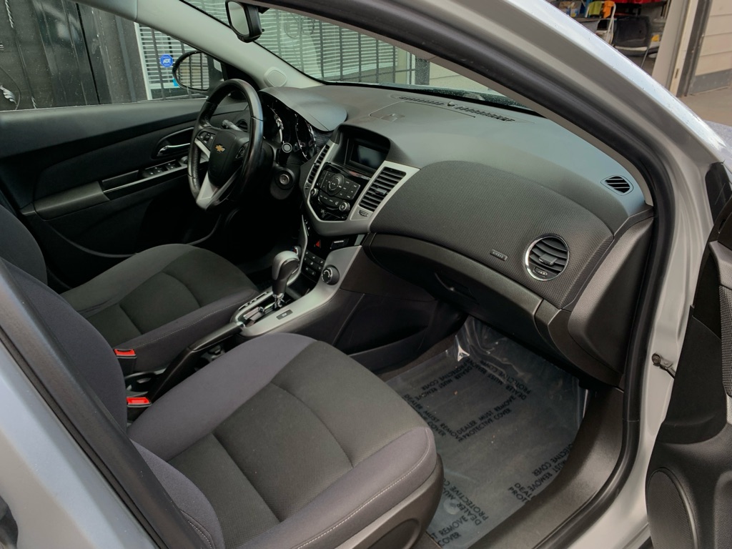 Photo 23 of this CHEVROLET CRUZE