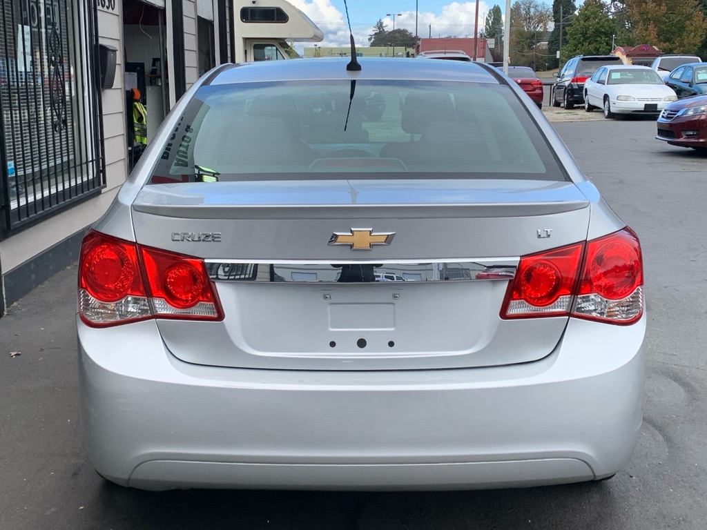 Photo 5 of this CHEVROLET CRUZE