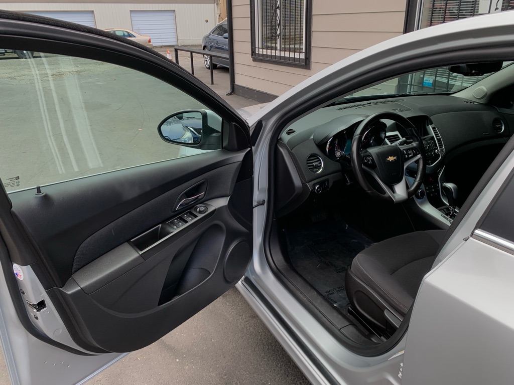 Photo 10 of this CHEVROLET CRUZE