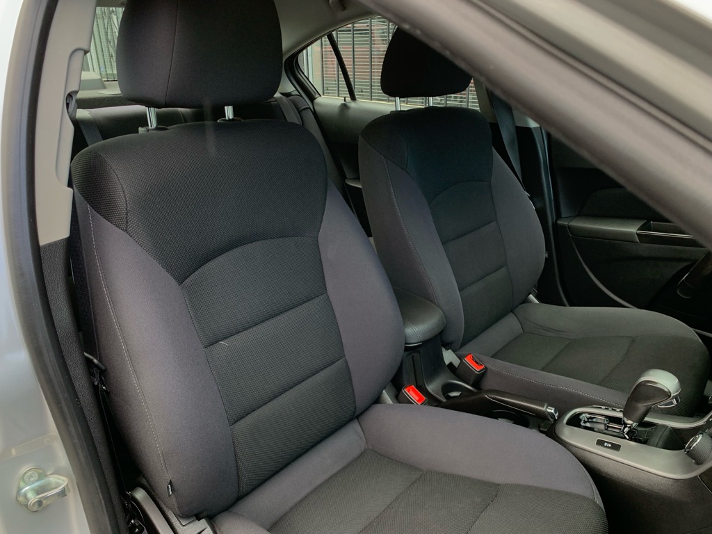 Photo 24 of this CHEVROLET CRUZE