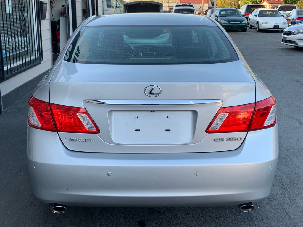 Photo 5 of this LEXUS ES